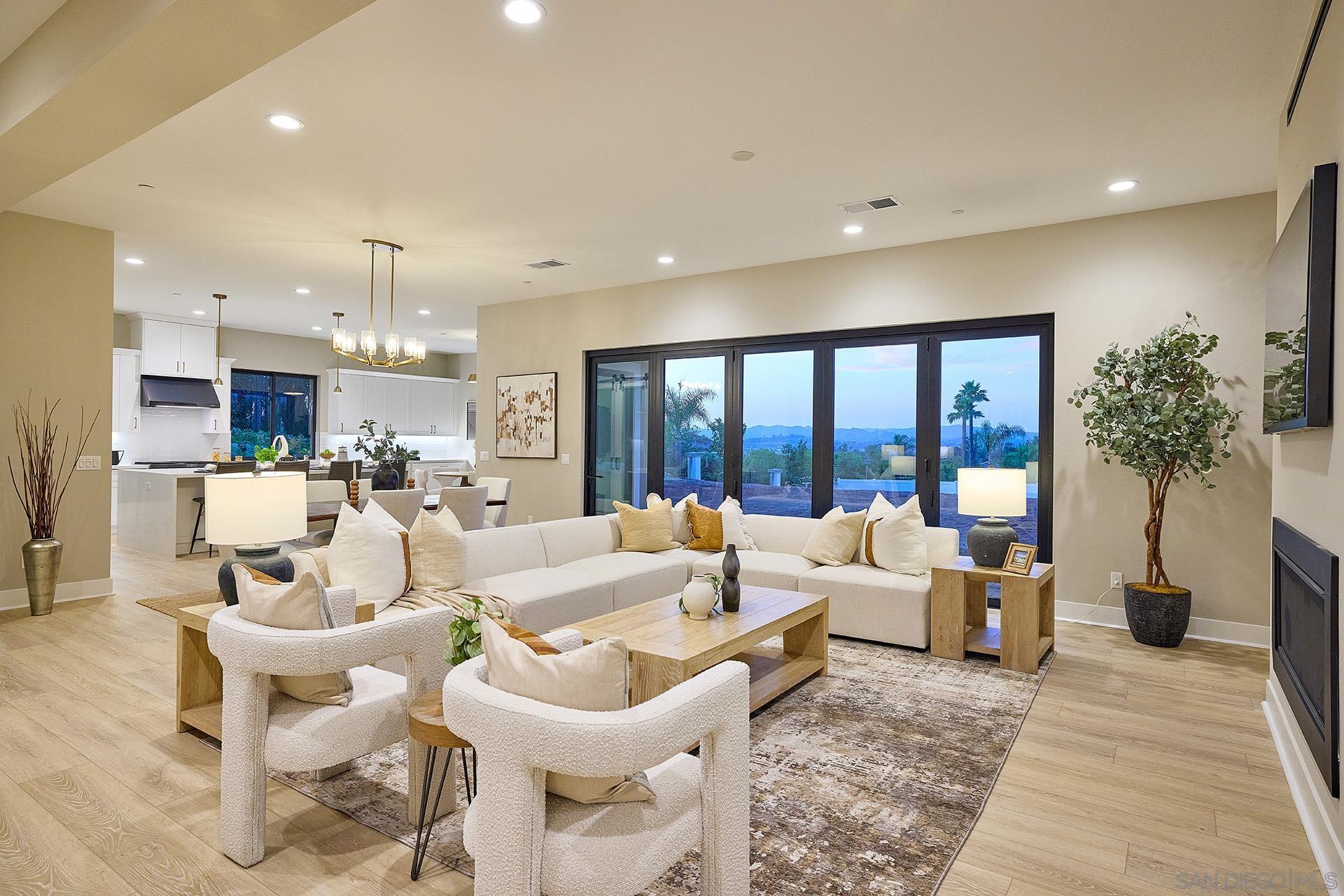 1755 Calle Catalina