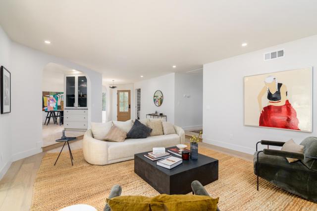 6081 Avenida Chamnez