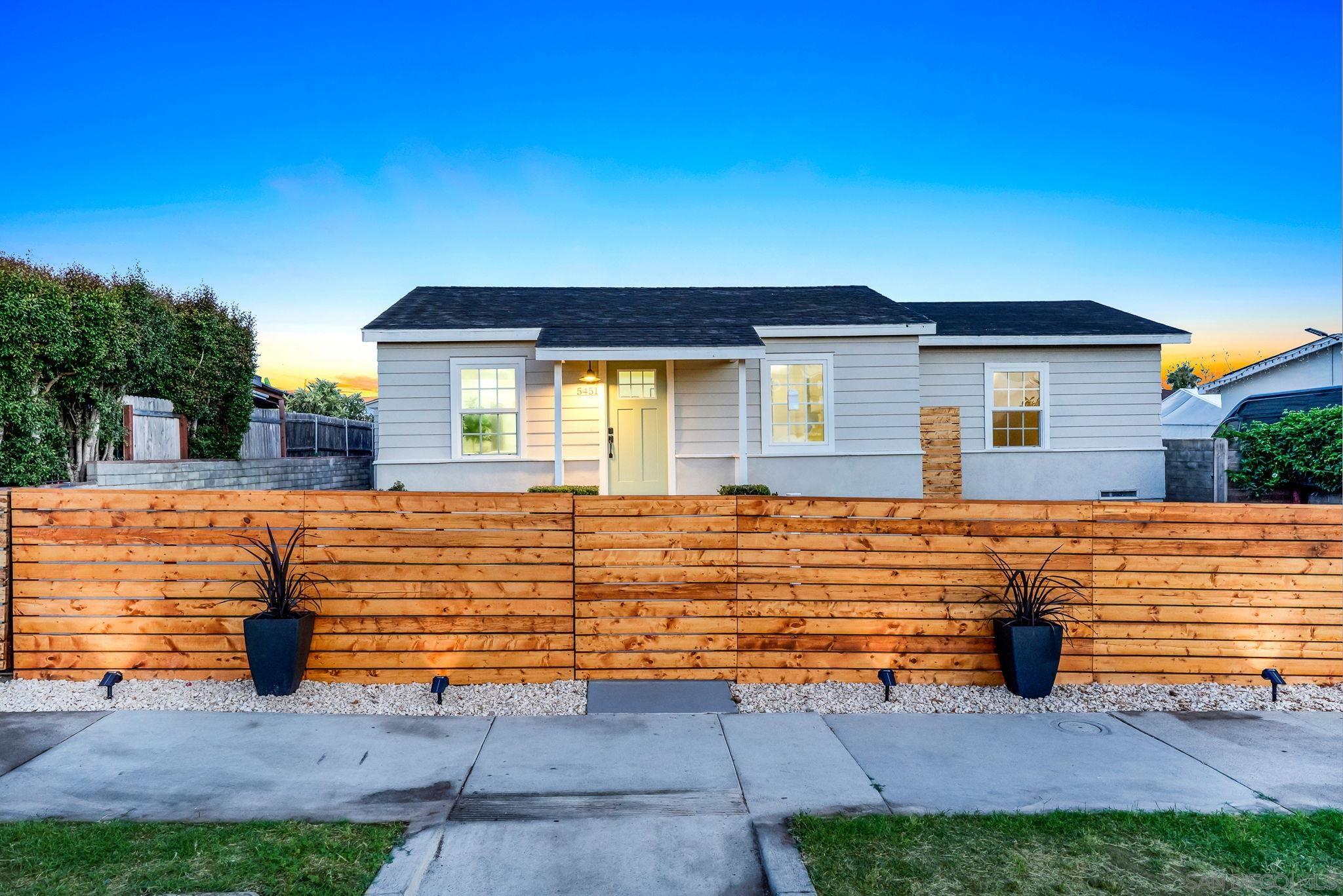 5451 ROSWELL