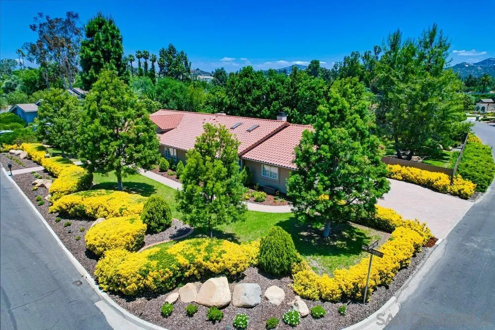 Poway, California 92064, United States, 5 Bedrooms Bedrooms, ,4 BathroomsBathrooms,Residential,Active,145536
