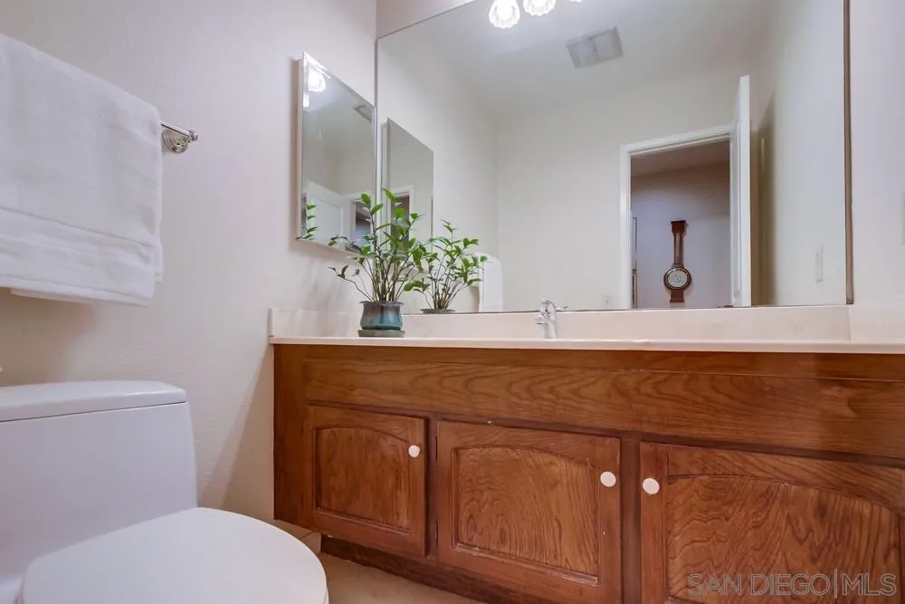 Poway, California 92064, United States, 5 Bedrooms Bedrooms, ,4 BathroomsBathrooms,Residential,Active,145536