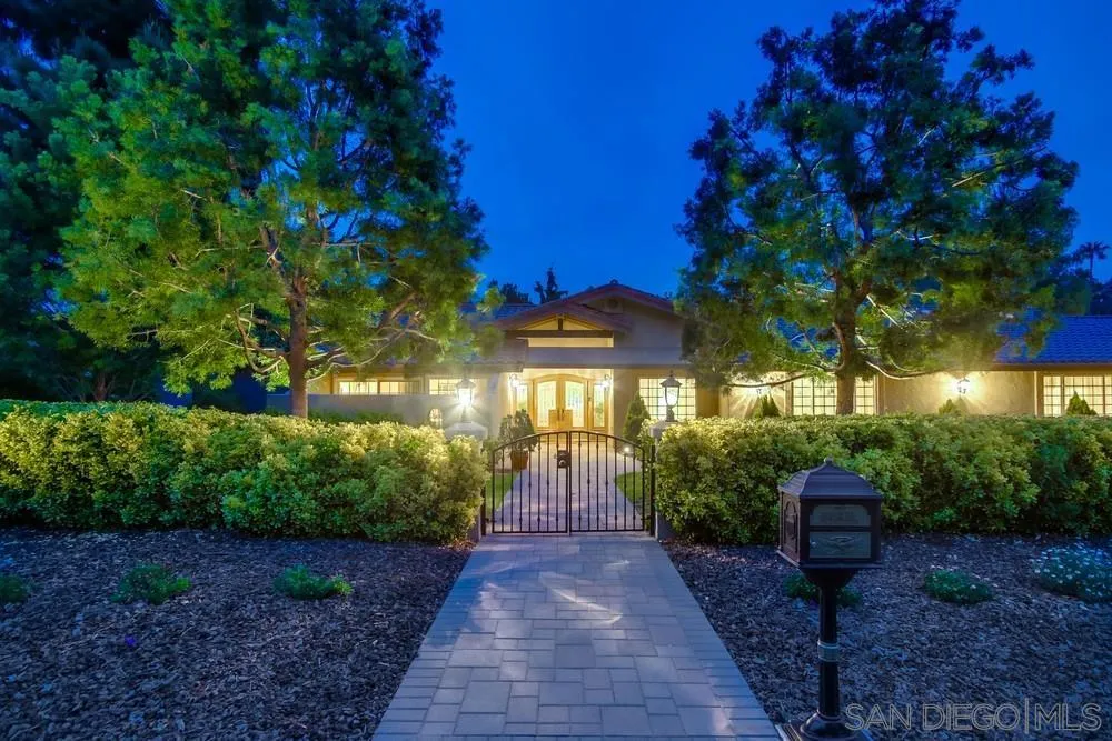 Poway, California 92064, United States, 5 Bedrooms Bedrooms, ,4 BathroomsBathrooms,Residential,Active,145536