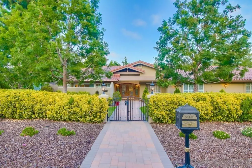 Poway, California 92064, United States, 5 Bedrooms Bedrooms, ,4 BathroomsBathrooms,Residential,Active,145536