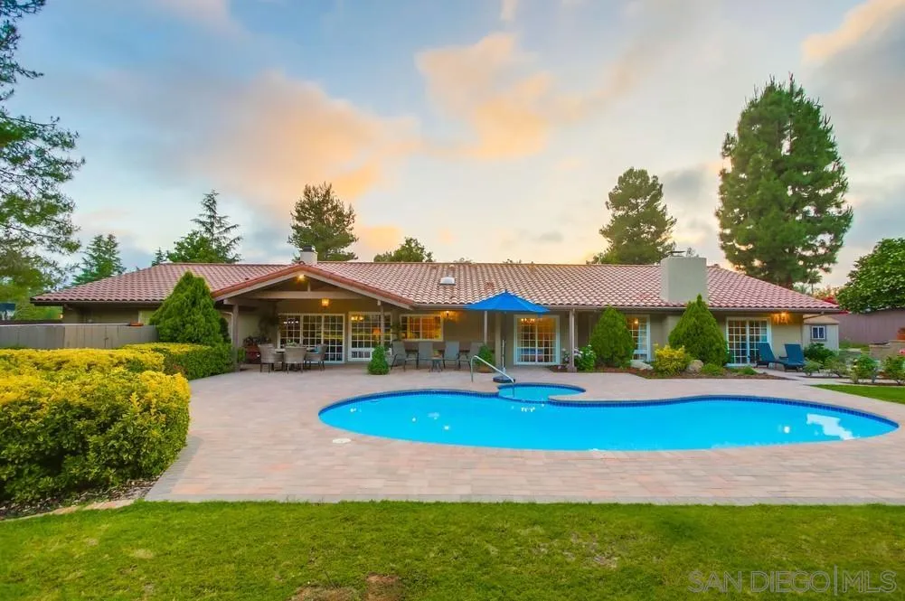 Poway, California 92064, United States, 5 Bedrooms Bedrooms, ,4 BathroomsBathrooms,Residential,Active,145536