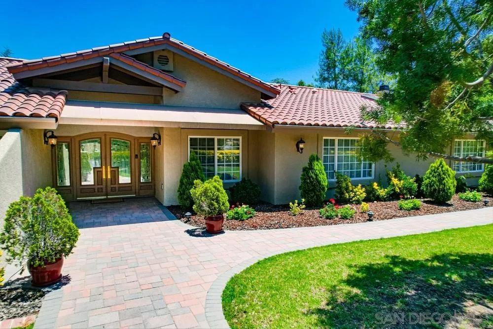 Poway, California 92064, United States, 5 Bedrooms Bedrooms, ,4 BathroomsBathrooms,Residential,Active,145536