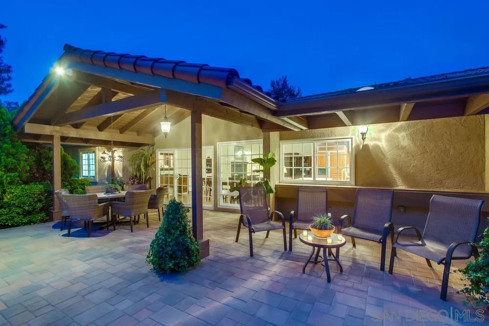 Poway, California 92064, United States, 5 Bedrooms Bedrooms, ,4 BathroomsBathrooms,Residential,Active,145536