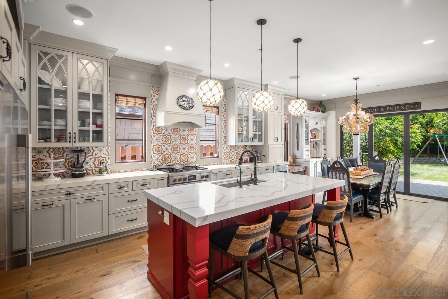 1502 Escondido Ln