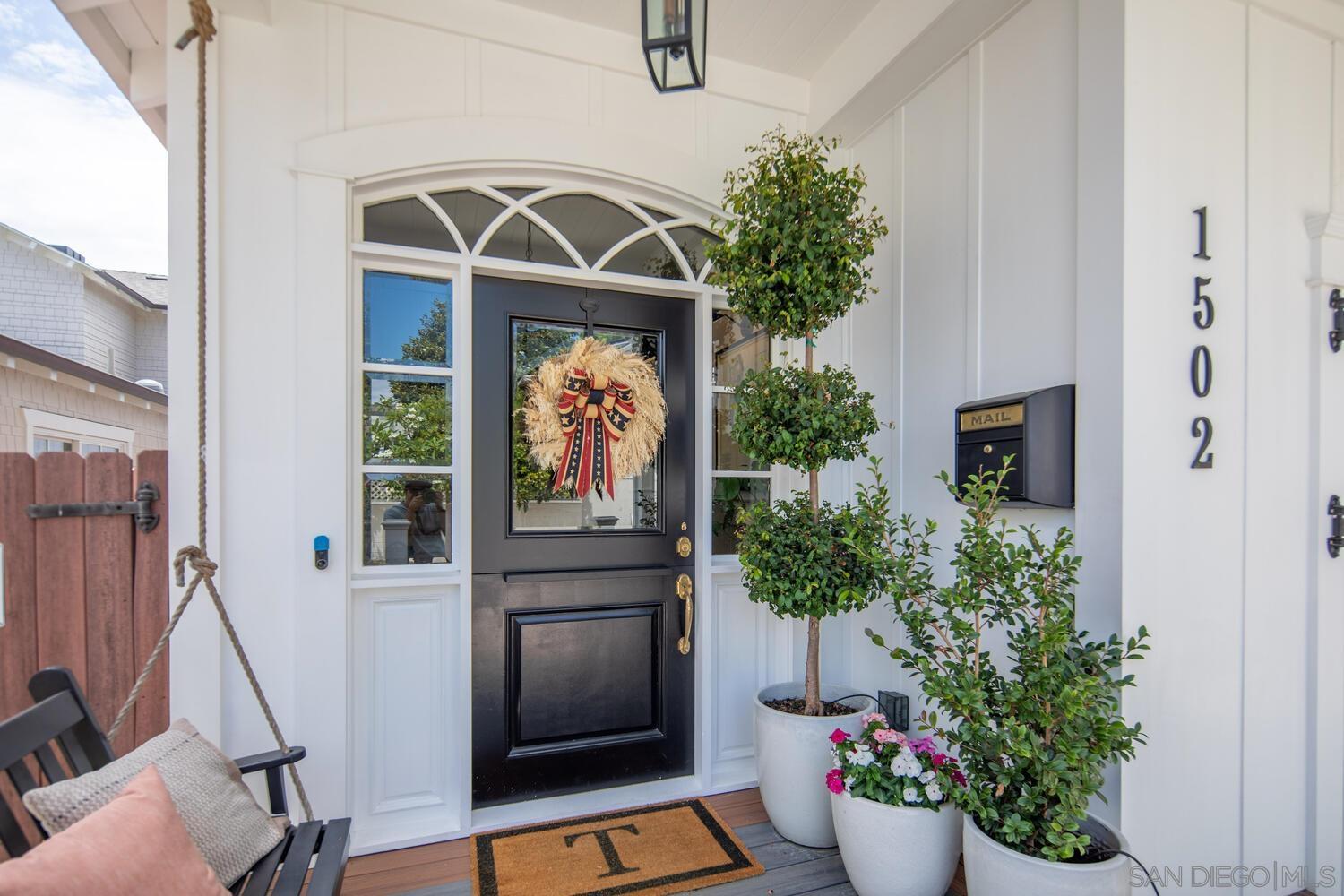 1502 Escondido Ln