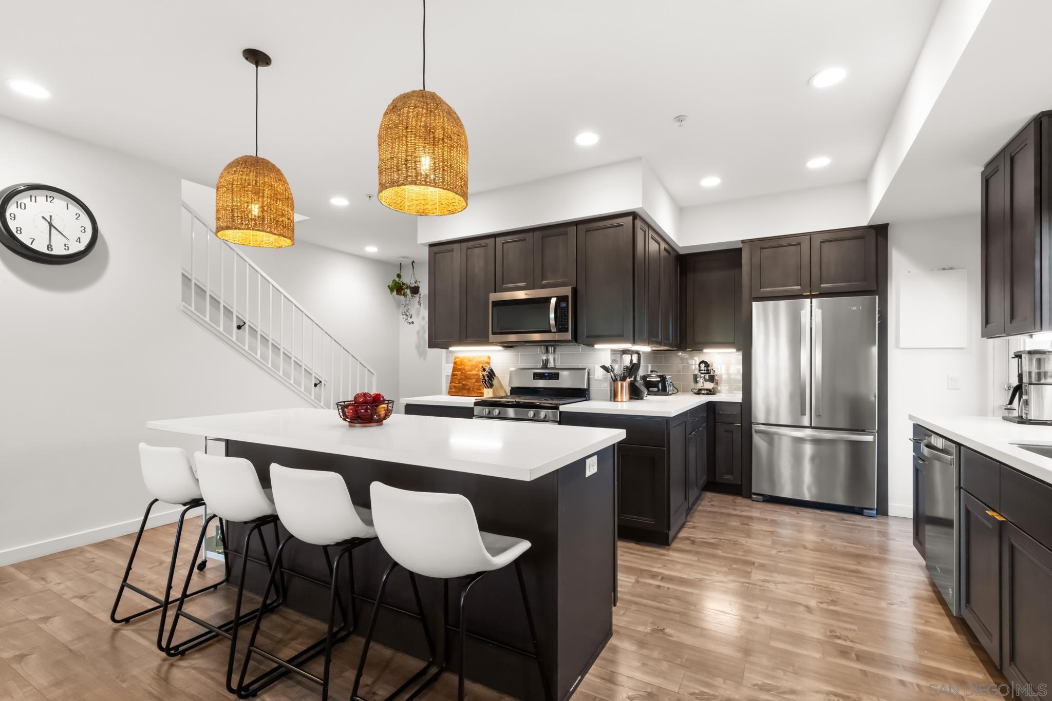 4100 Voltaire St 102