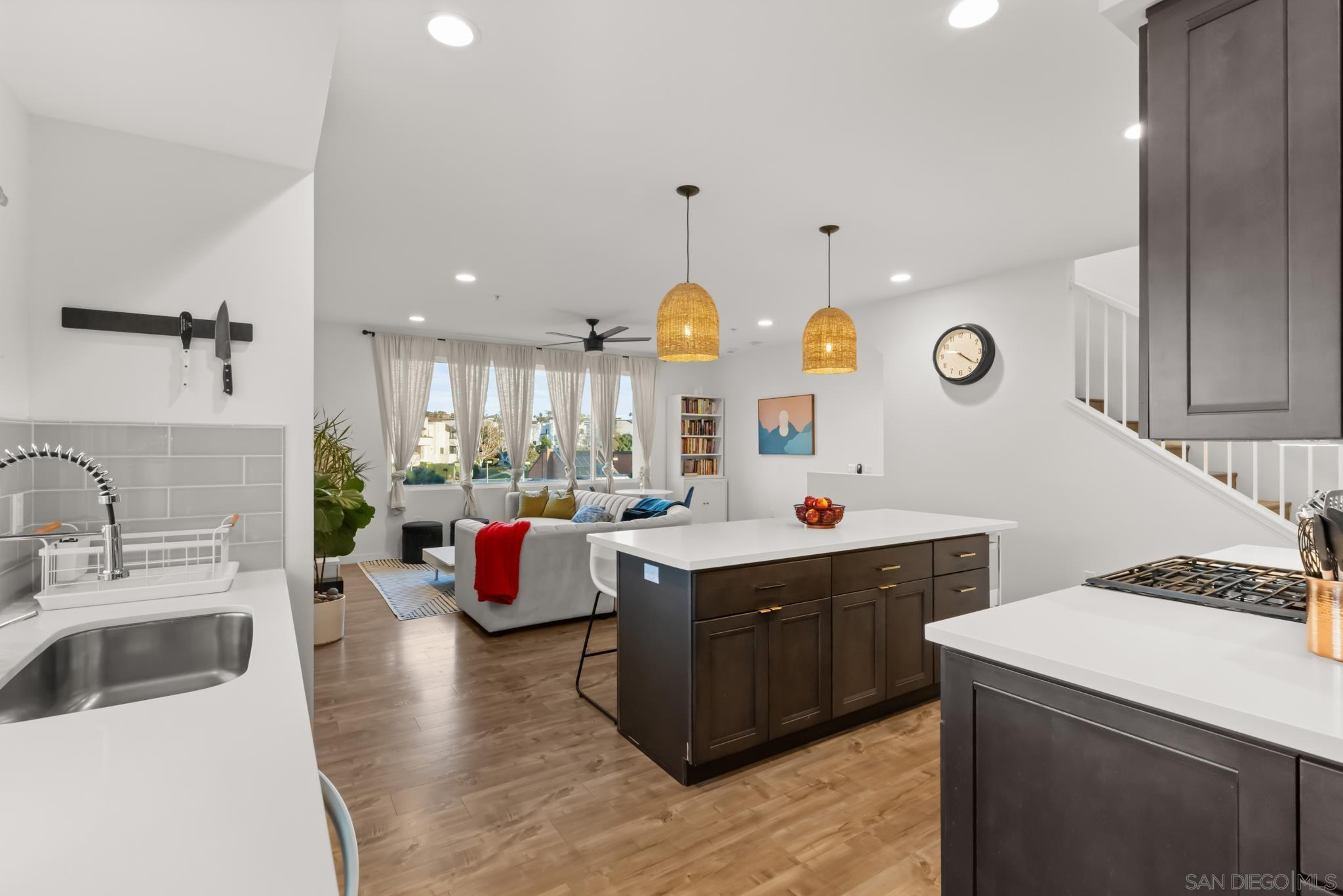 4100 Voltaire St 102