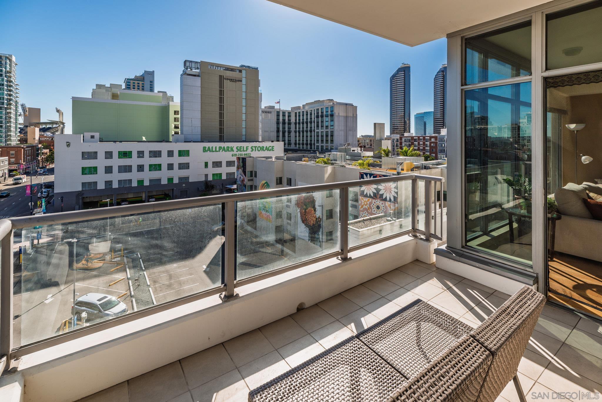 575 6th Ave 404