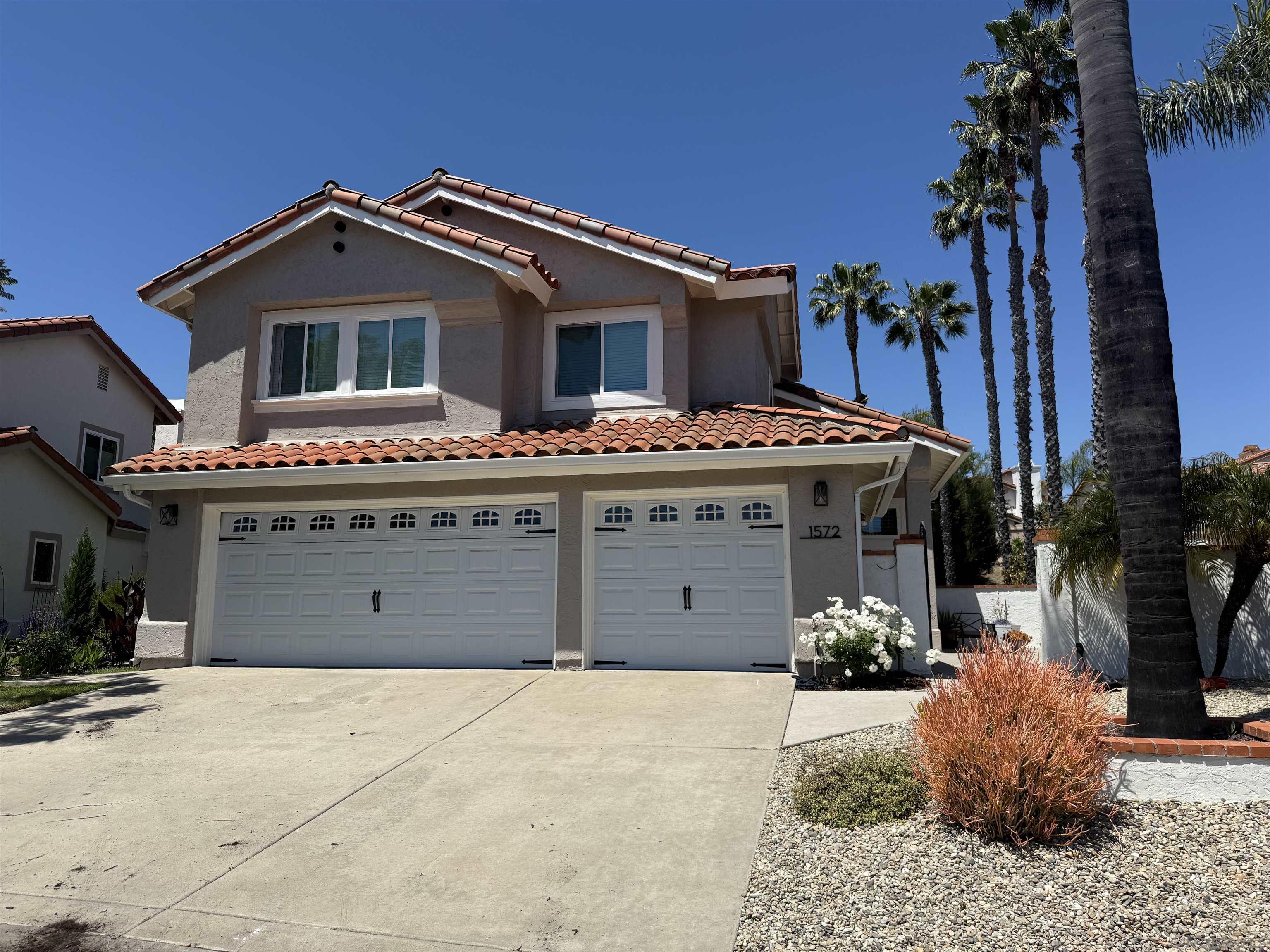 1572 Roma Dr