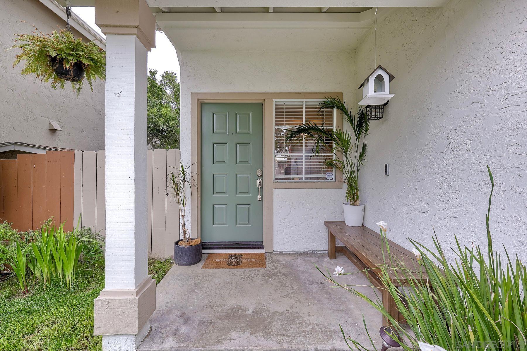 2504 Manzana Way