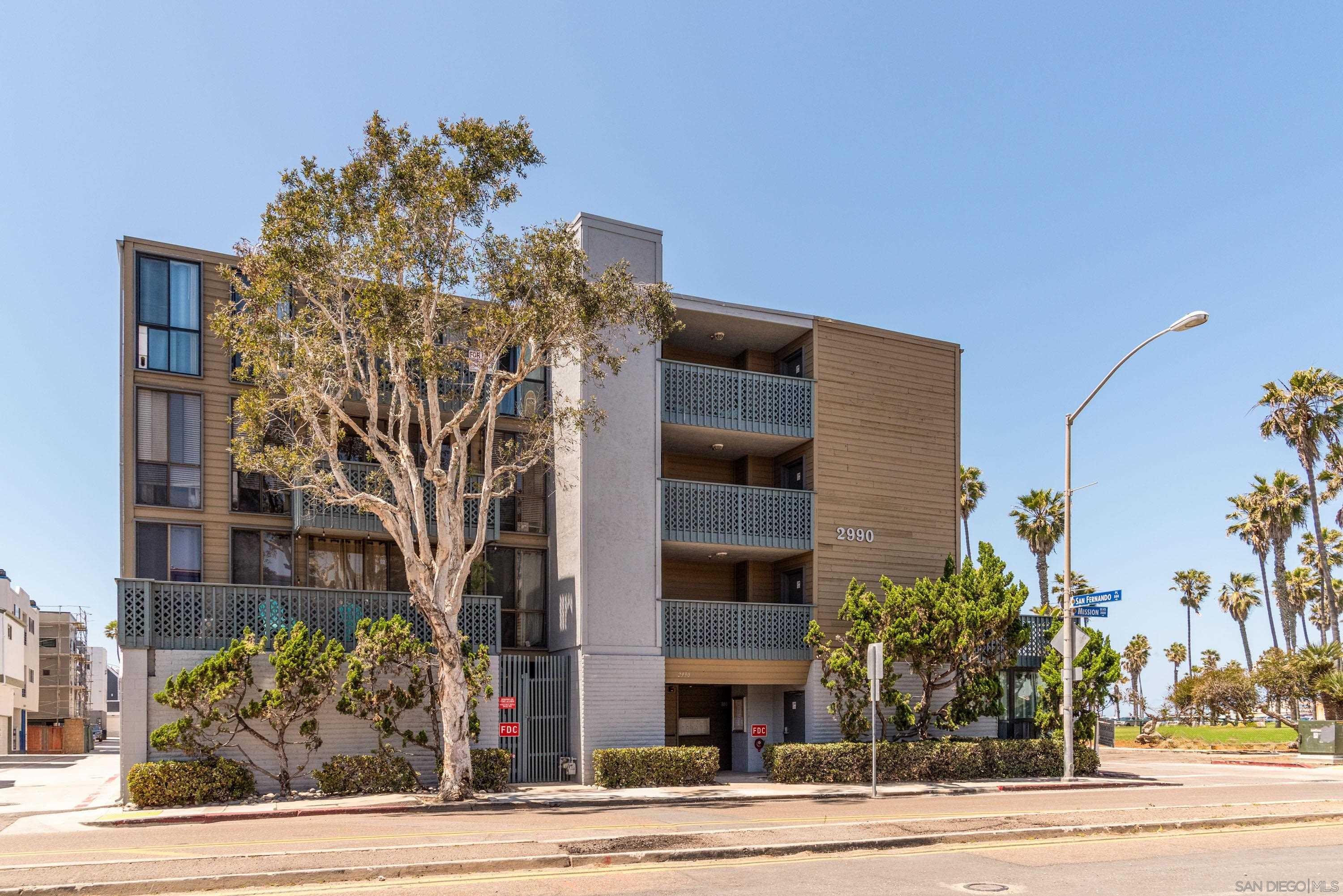 2990 Mission Blvd 401