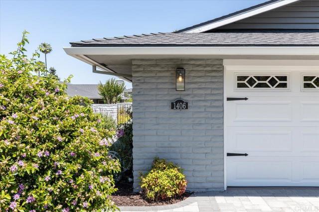 1406 La Loma Drive