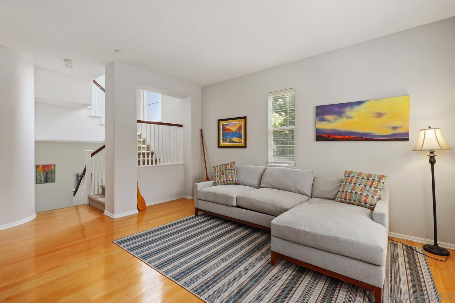 2801 Escala Cir