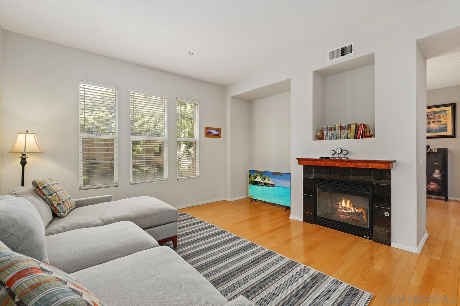 2801 Escala Cir