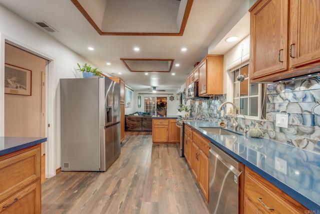 251 Redwood Avenue