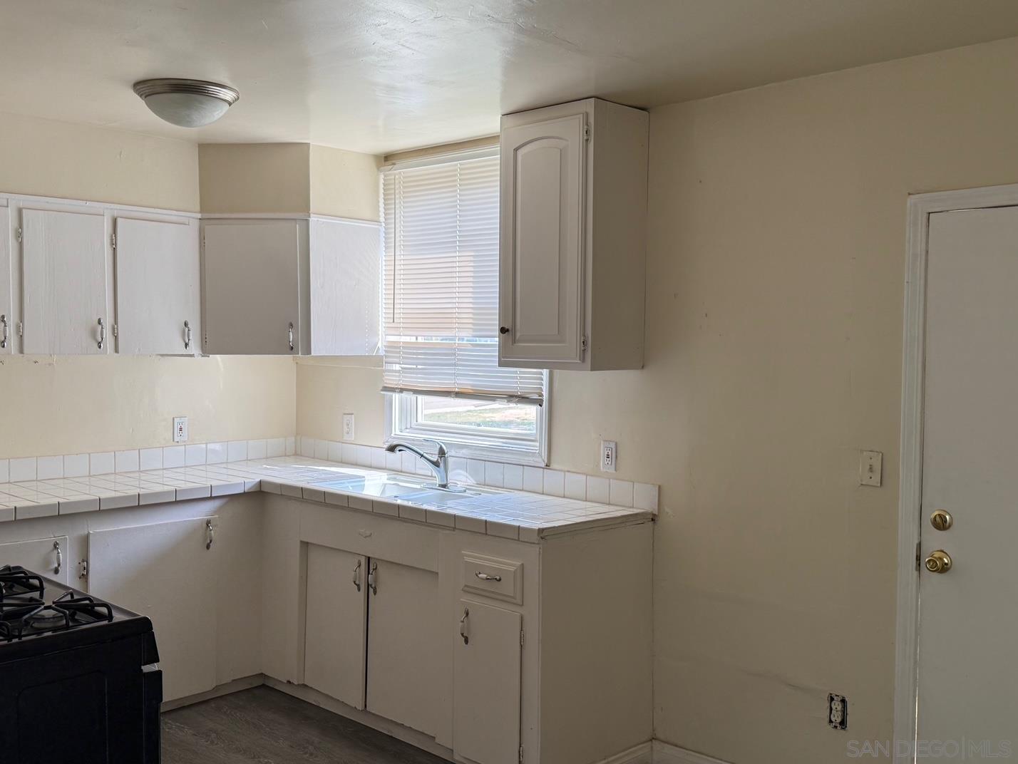 1128 EMORY