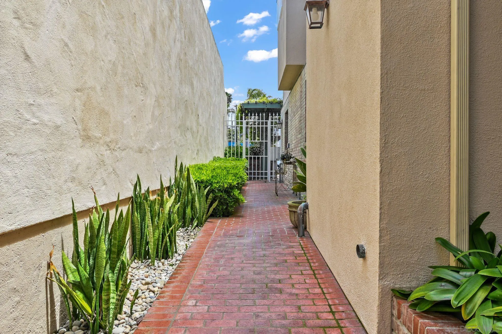 La Jolla, California 92037, United States, 2 Bedrooms Bedrooms, ,2 BathroomsBathrooms,Residential,Active,126392