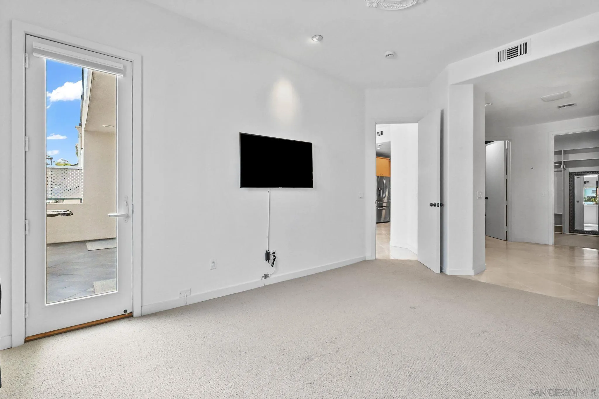 La Jolla, California 92037, United States, 2 Bedrooms Bedrooms, ,2 BathroomsBathrooms,Residential,Active,126392