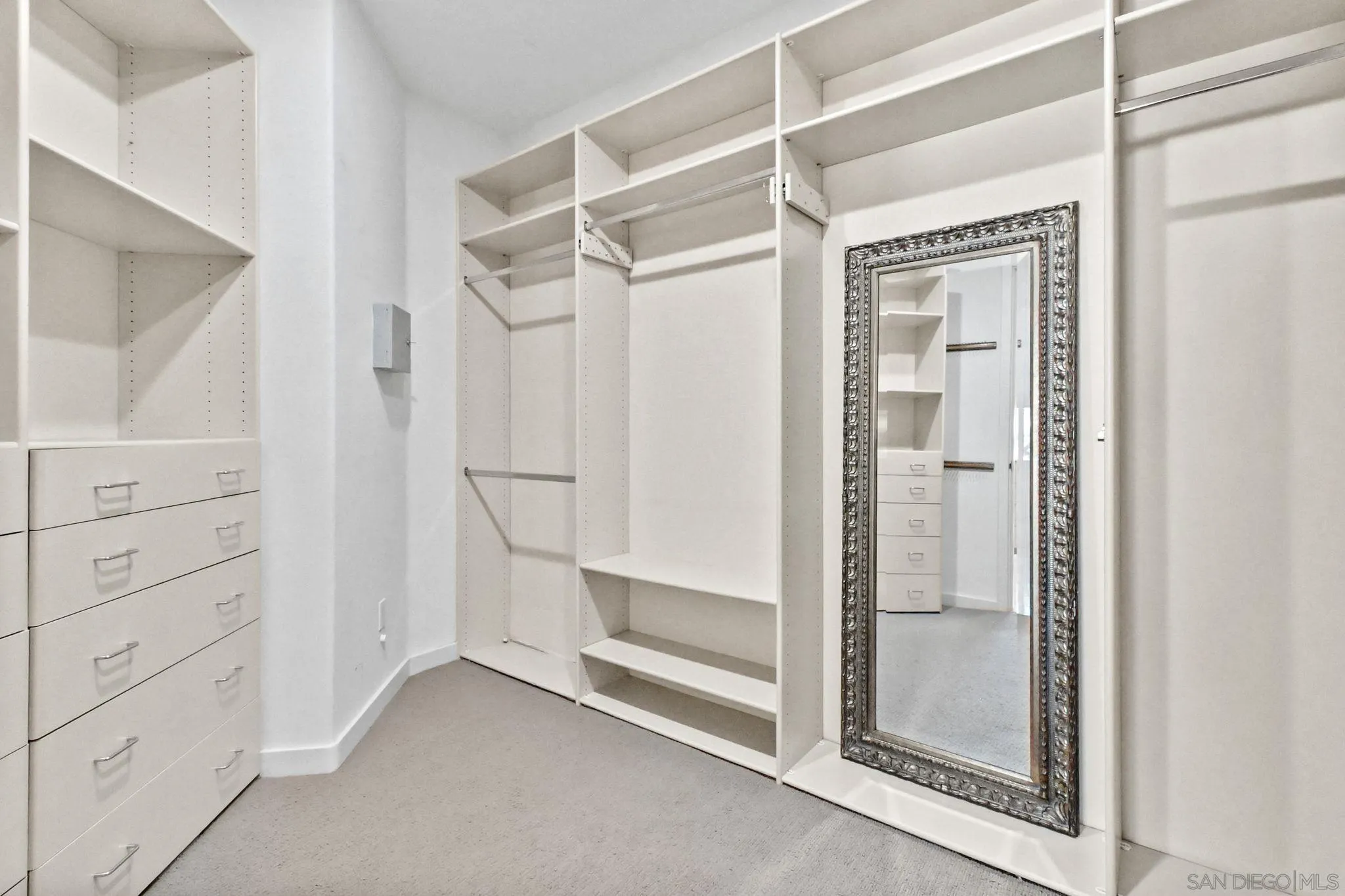 La Jolla, California 92037, United States, 2 Bedrooms Bedrooms, ,2 BathroomsBathrooms,Residential,Active,126392