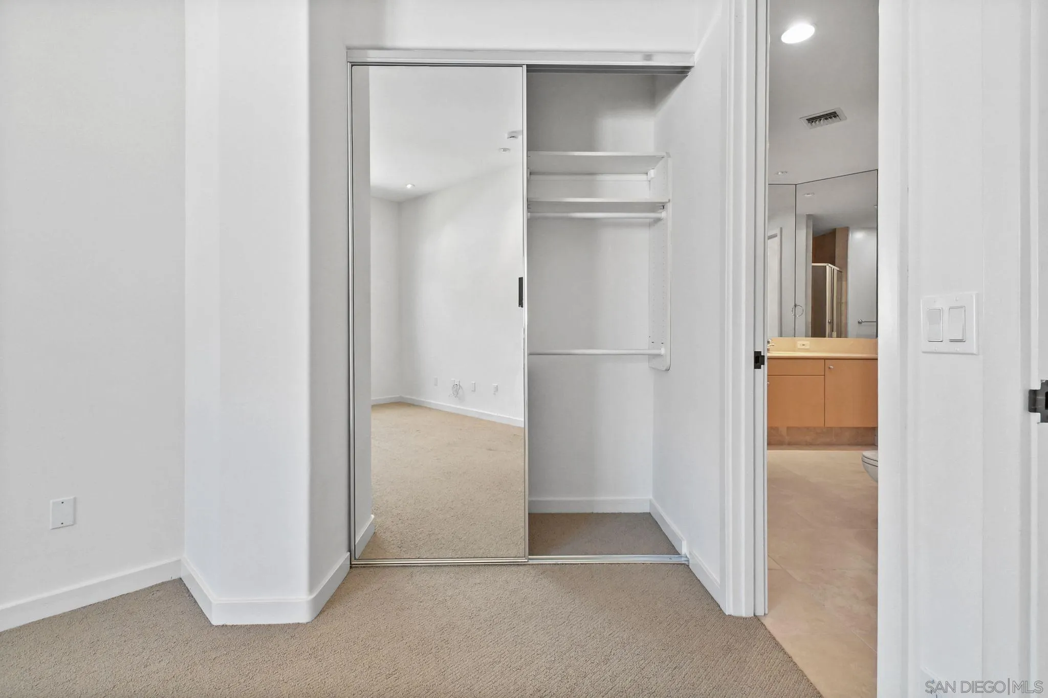 La Jolla, California 92037, United States, 2 Bedrooms Bedrooms, ,2 BathroomsBathrooms,Residential,Active,126392