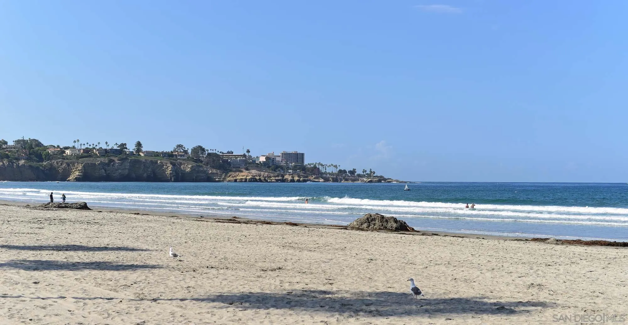 La Jolla, California 92037, United States, 3 Bedrooms Bedrooms, ,2 BathroomsBathrooms,Residential,Pending,18924