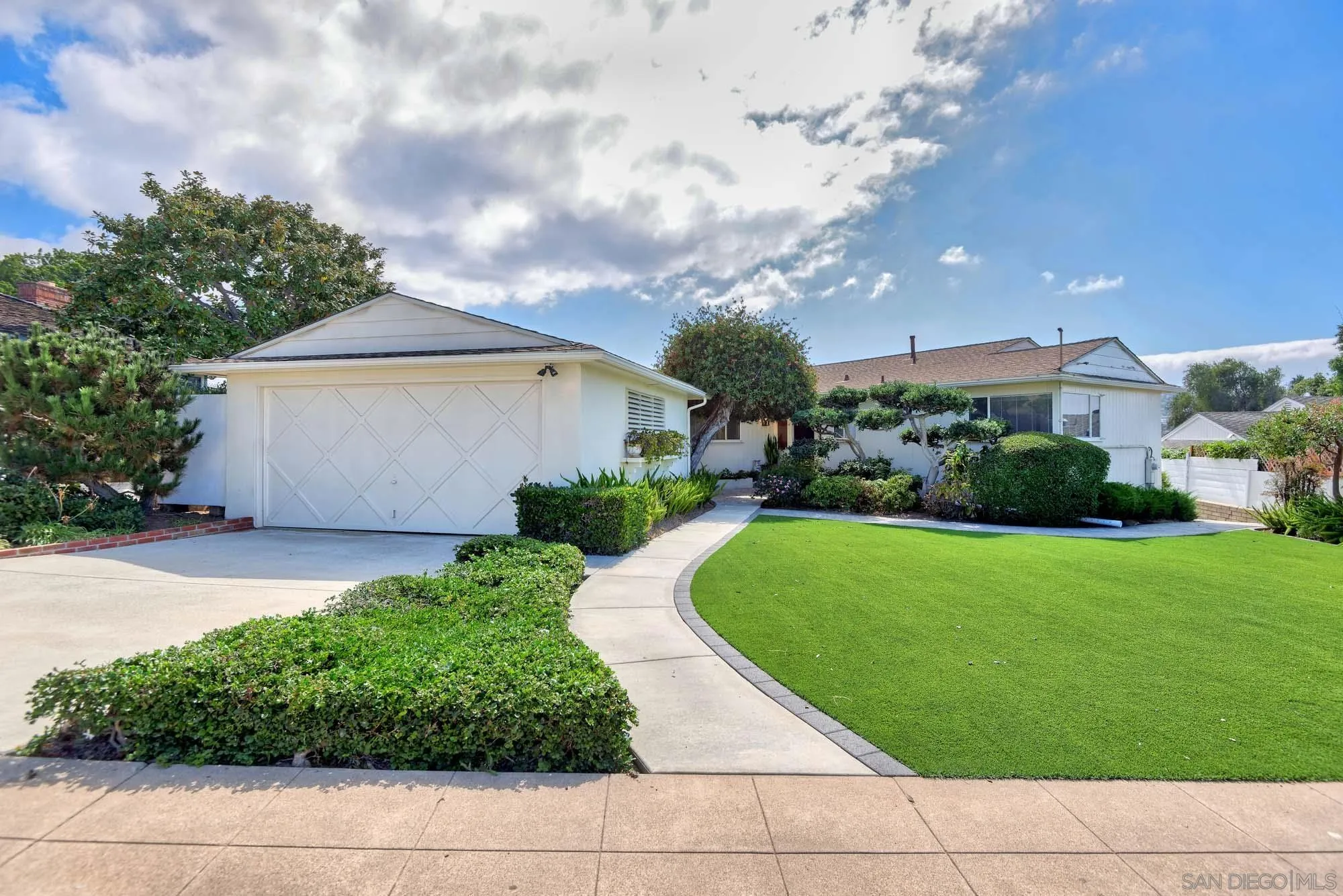 La Jolla, California 92037, United States, 3 Bedrooms Bedrooms, ,2 BathroomsBathrooms,Residential,Pending,18924