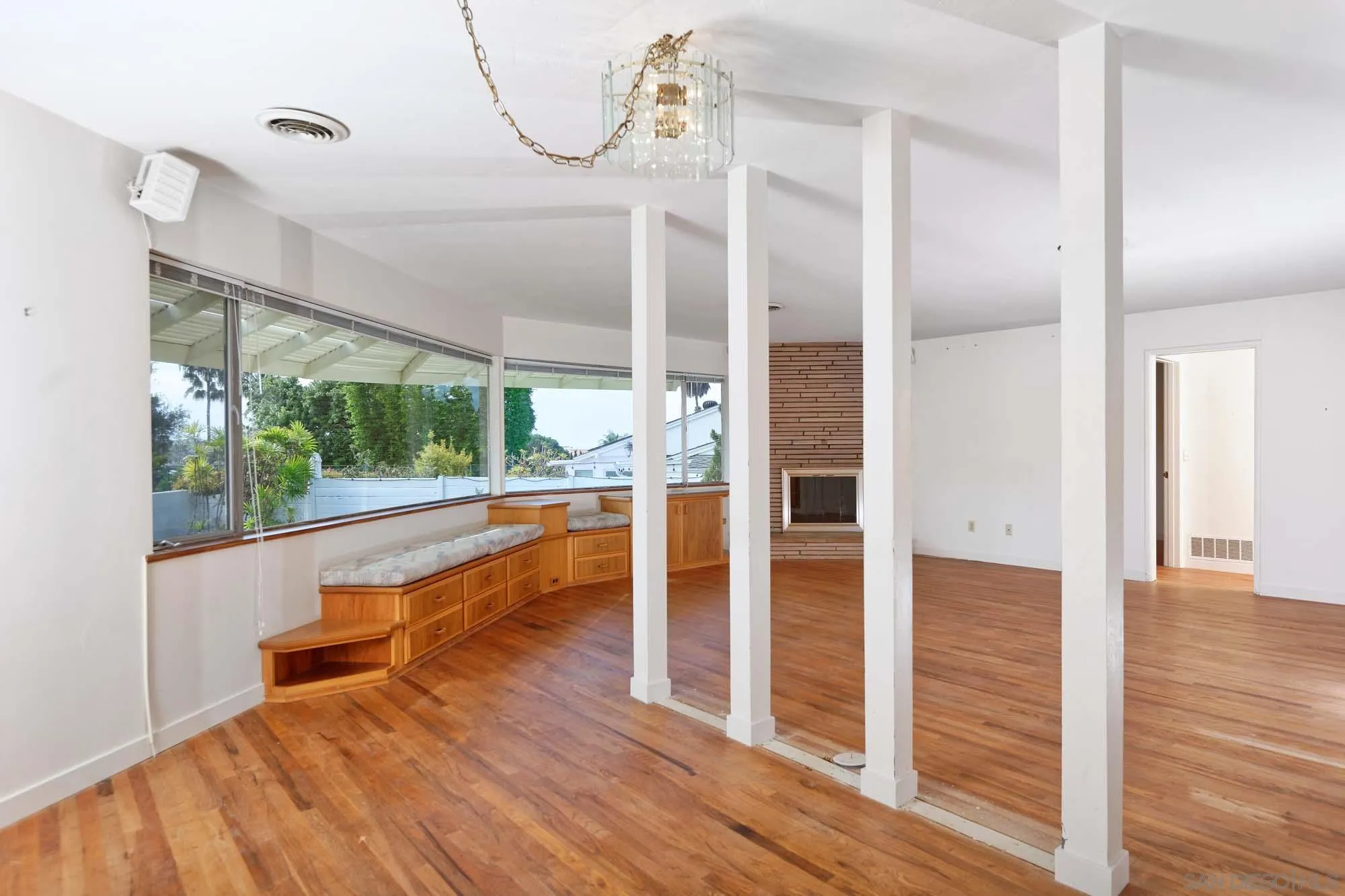 La Jolla, California 92037, United States, 3 Bedrooms Bedrooms, ,2 BathroomsBathrooms,Residential,Pending,18924