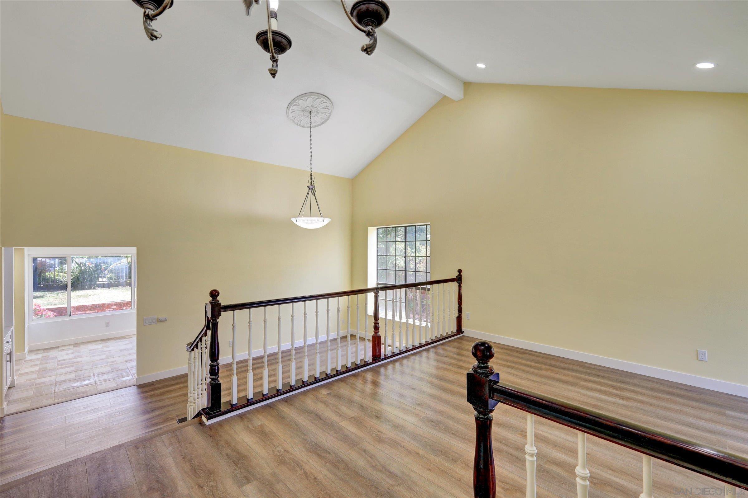 1103 Countrywood Ln