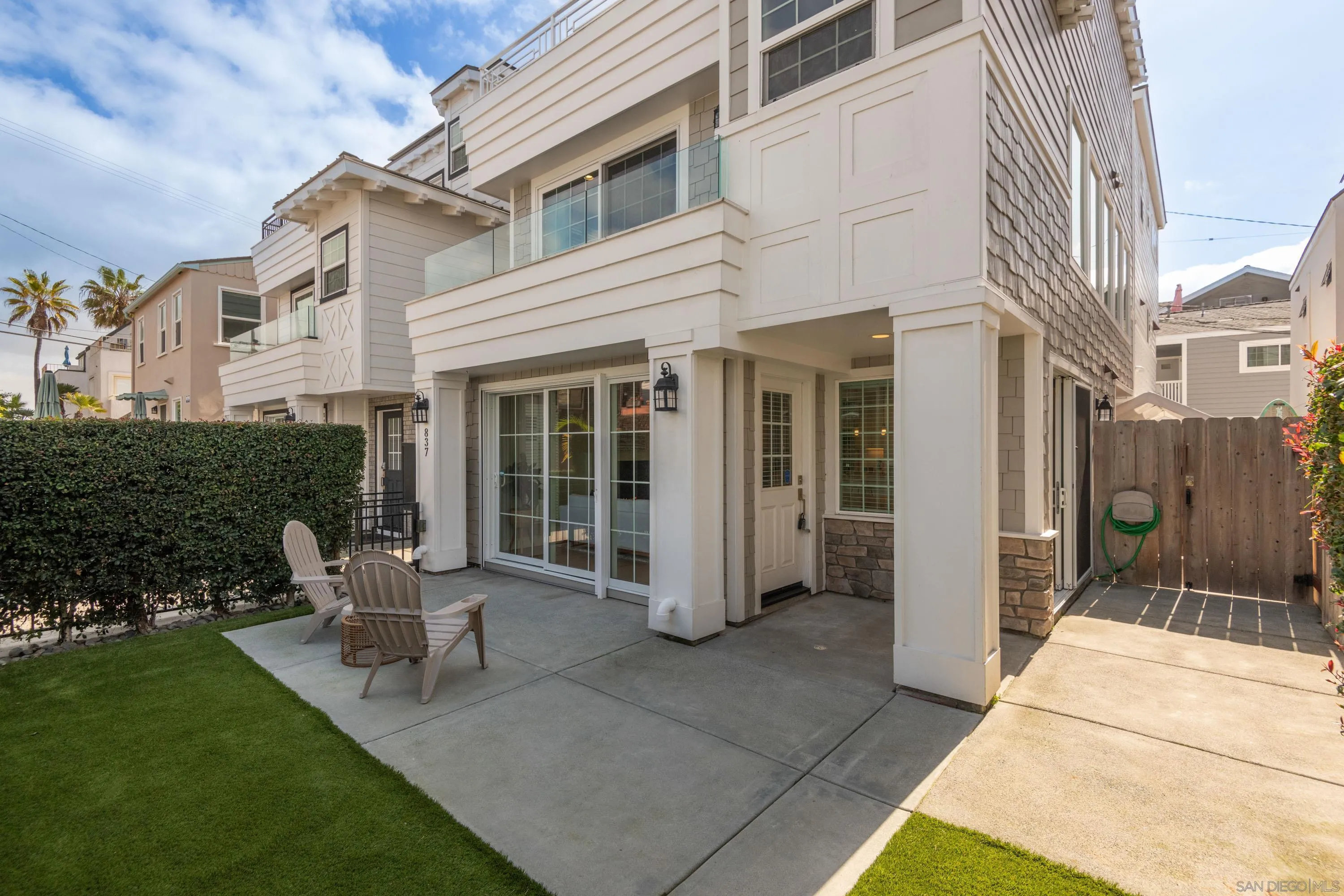 San Diego, California 92109, United States, 3 Bedrooms Bedrooms, ,3 BathroomsBathrooms,Residential,Pending,5498