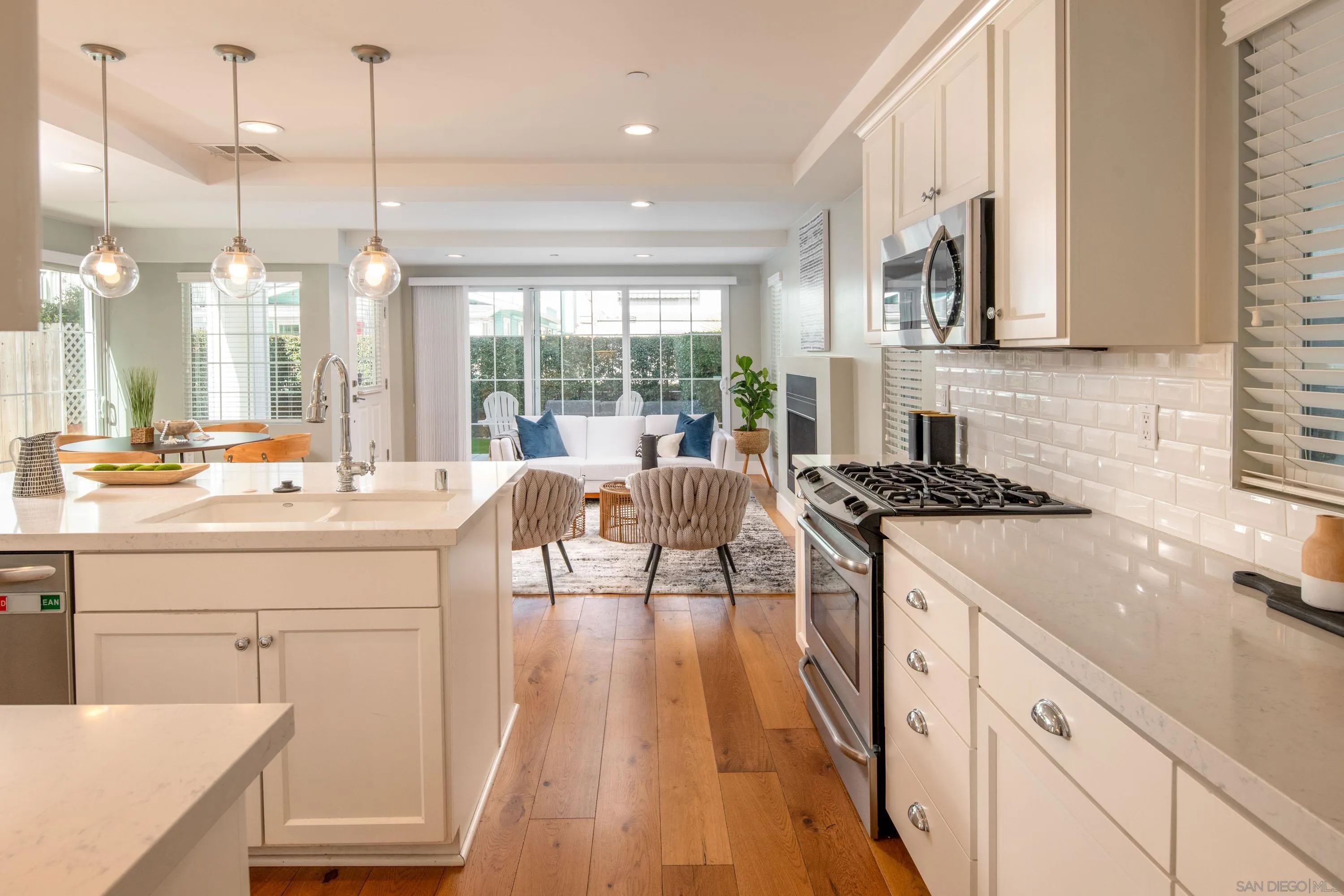 San Diego, California 92109, United States, 3 Bedrooms Bedrooms, ,3 BathroomsBathrooms,Residential,Pending,5498