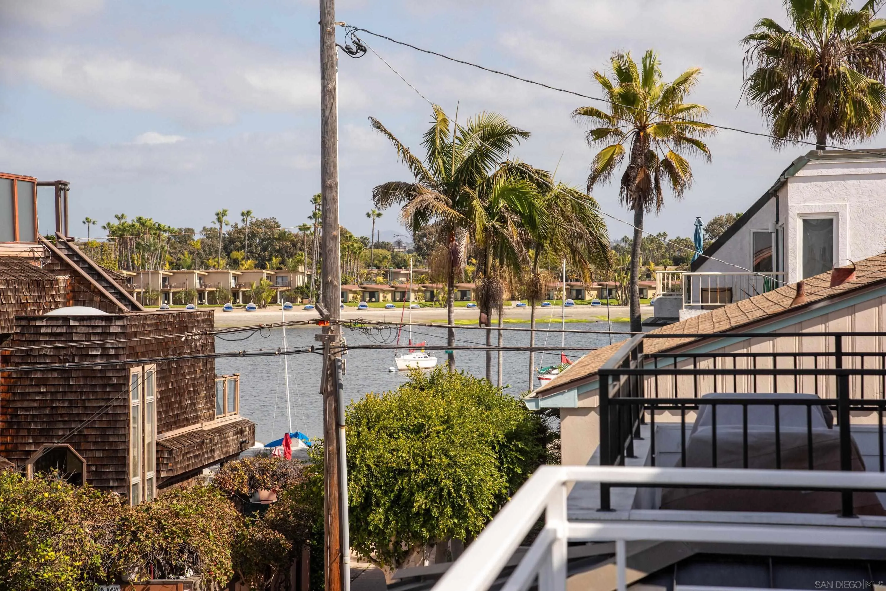 San Diego, California 92109, United States, 3 Bedrooms Bedrooms, ,3 BathroomsBathrooms,Residential,Pending,5498