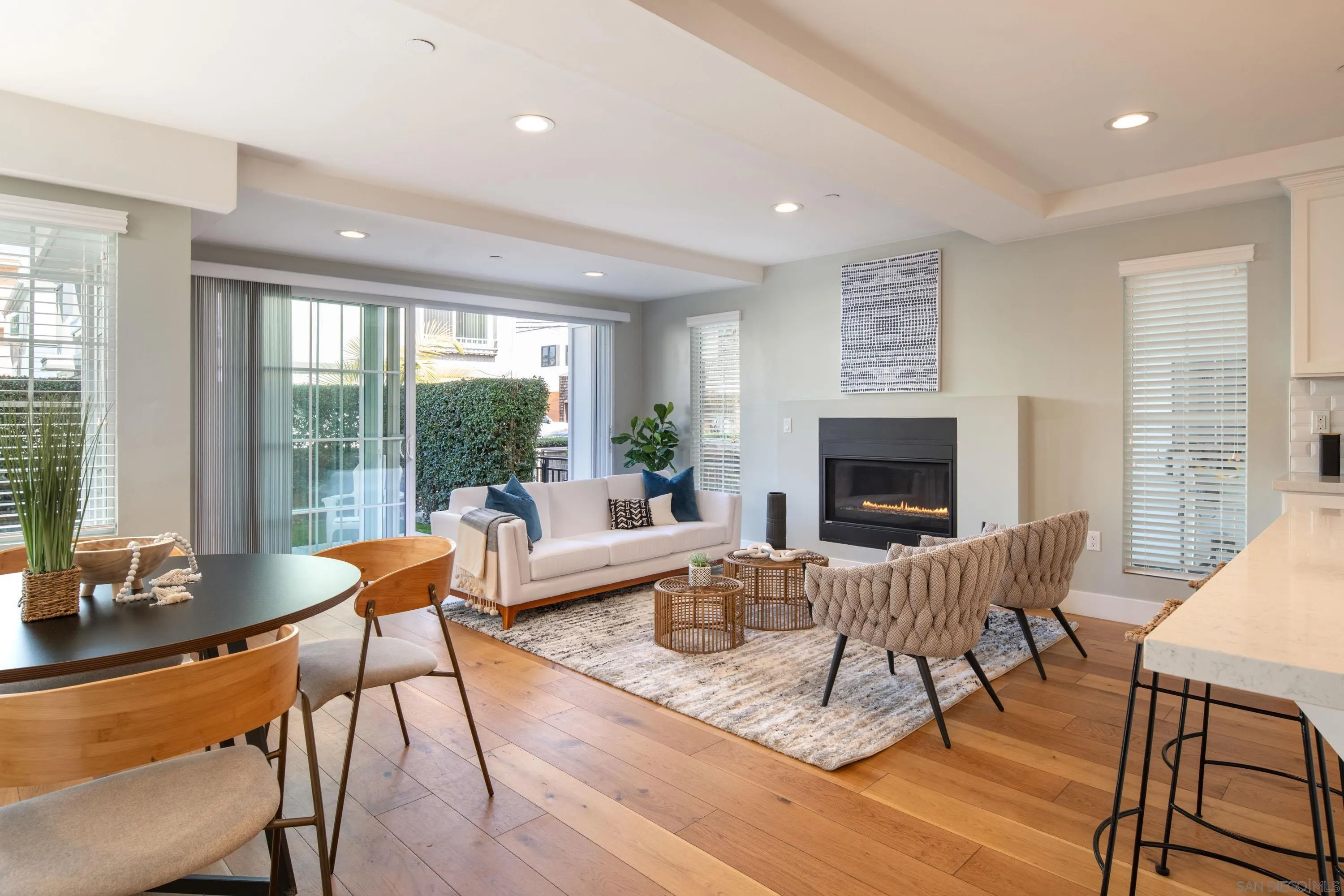 San Diego, California 92109, United States, 3 Bedrooms Bedrooms, ,3 BathroomsBathrooms,Residential,Pending,5498