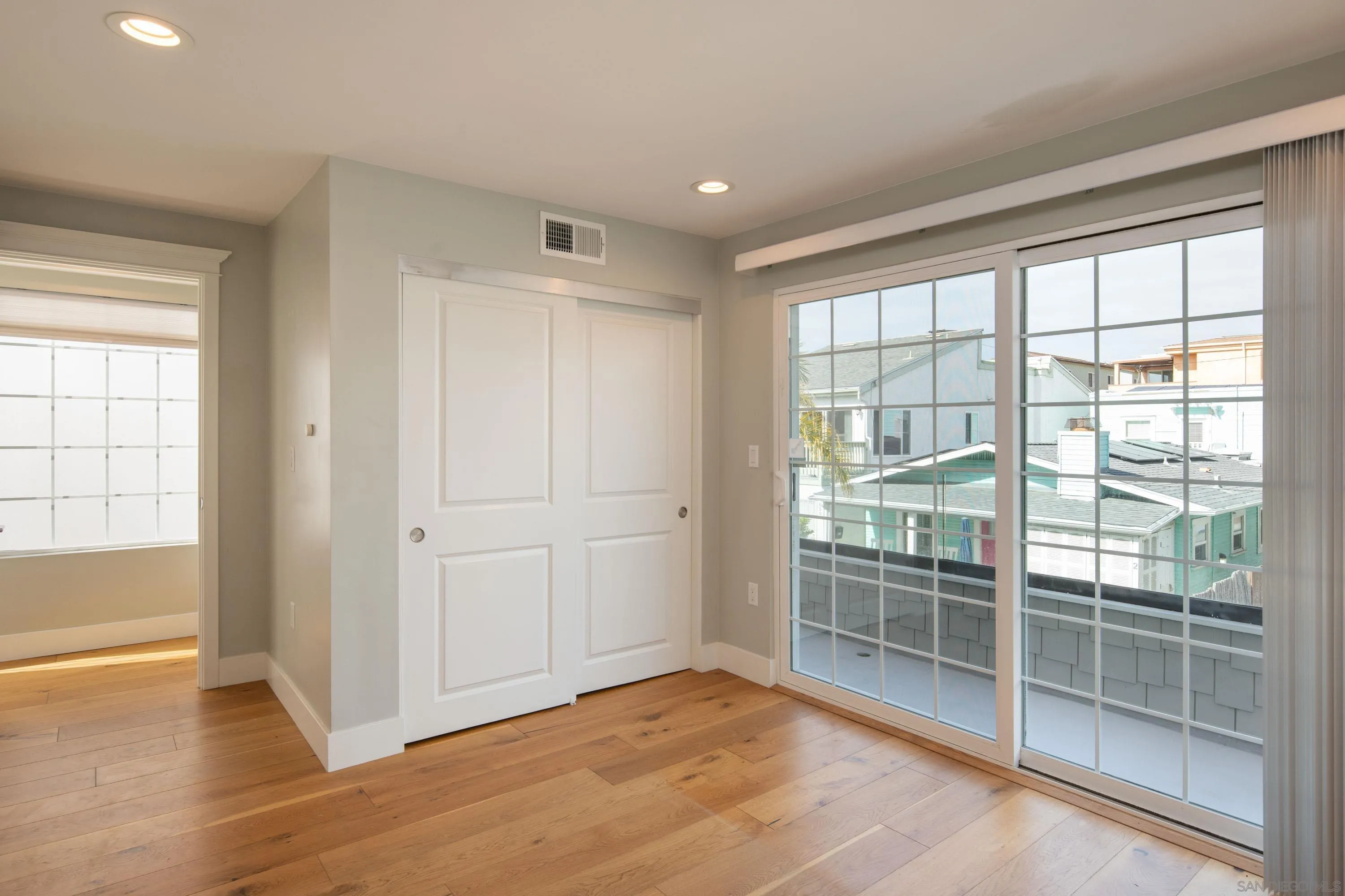 San Diego, California 92109, United States, 3 Bedrooms Bedrooms, ,3 BathroomsBathrooms,Residential,Pending,5498