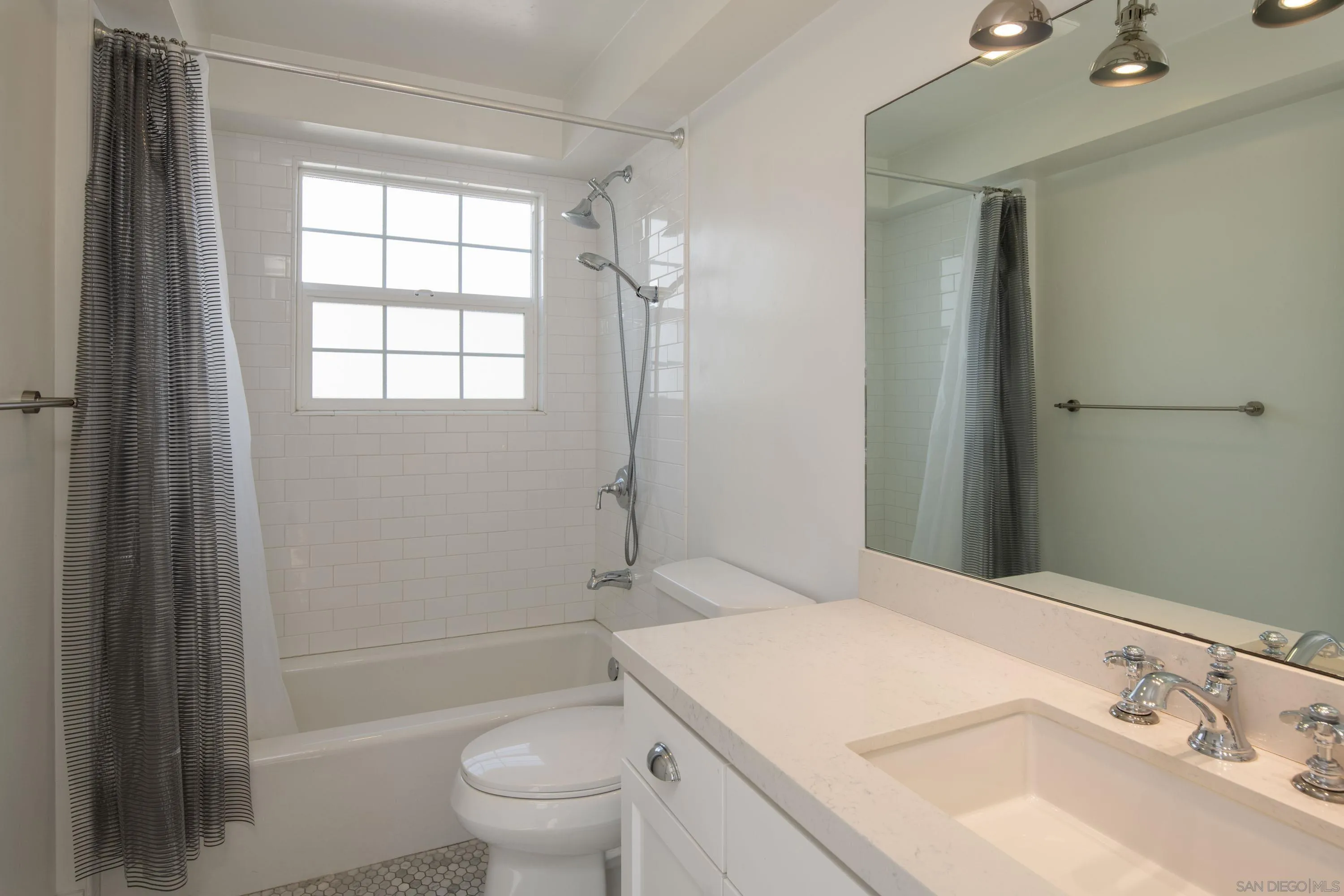 San Diego, California 92109, United States, 3 Bedrooms Bedrooms, ,3 BathroomsBathrooms,Residential,Pending,5498