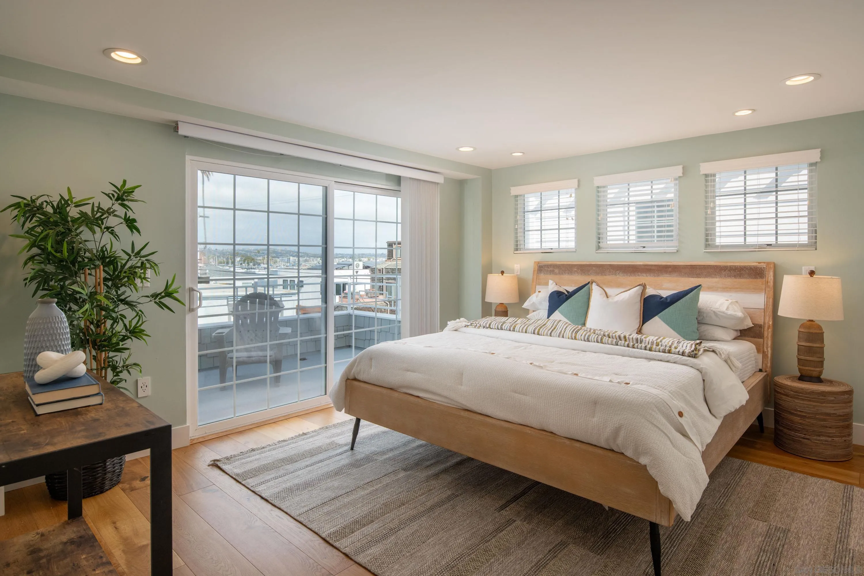 San Diego, California 92109, United States, 3 Bedrooms Bedrooms, ,3 BathroomsBathrooms,Residential,Pending,5498