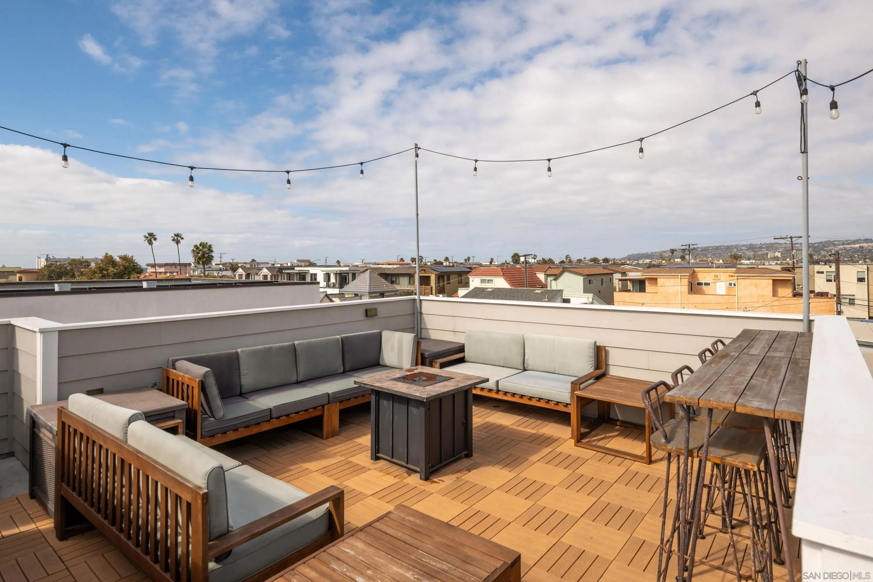 San Diego, California 92109, United States, 3 Bedrooms Bedrooms, ,3 BathroomsBathrooms,Residential,Pending,5498