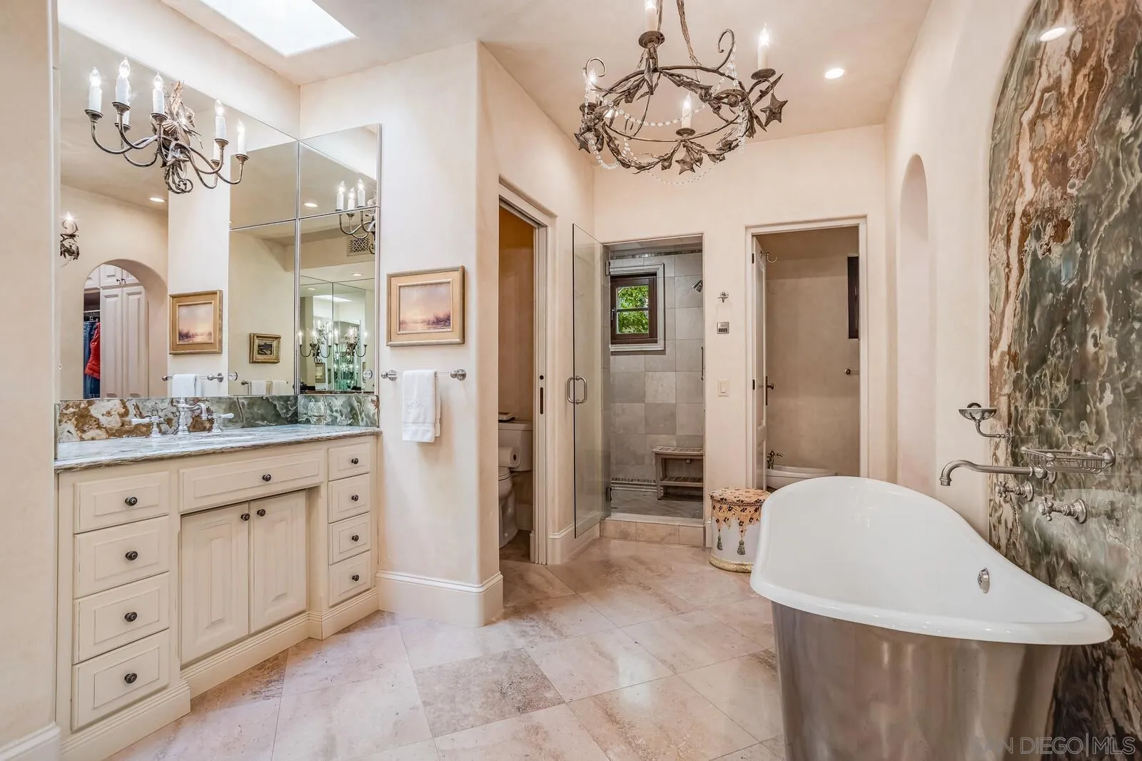 La Jolla, California 92037, United States, 6 Bedrooms Bedrooms, ,8 BathroomsBathrooms,Residential,Pending,5404