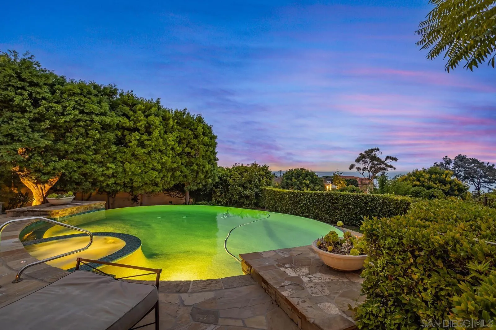 La Jolla, California 92037, United States, 6 Bedrooms Bedrooms, ,8 BathroomsBathrooms,Residential,Pending,5404