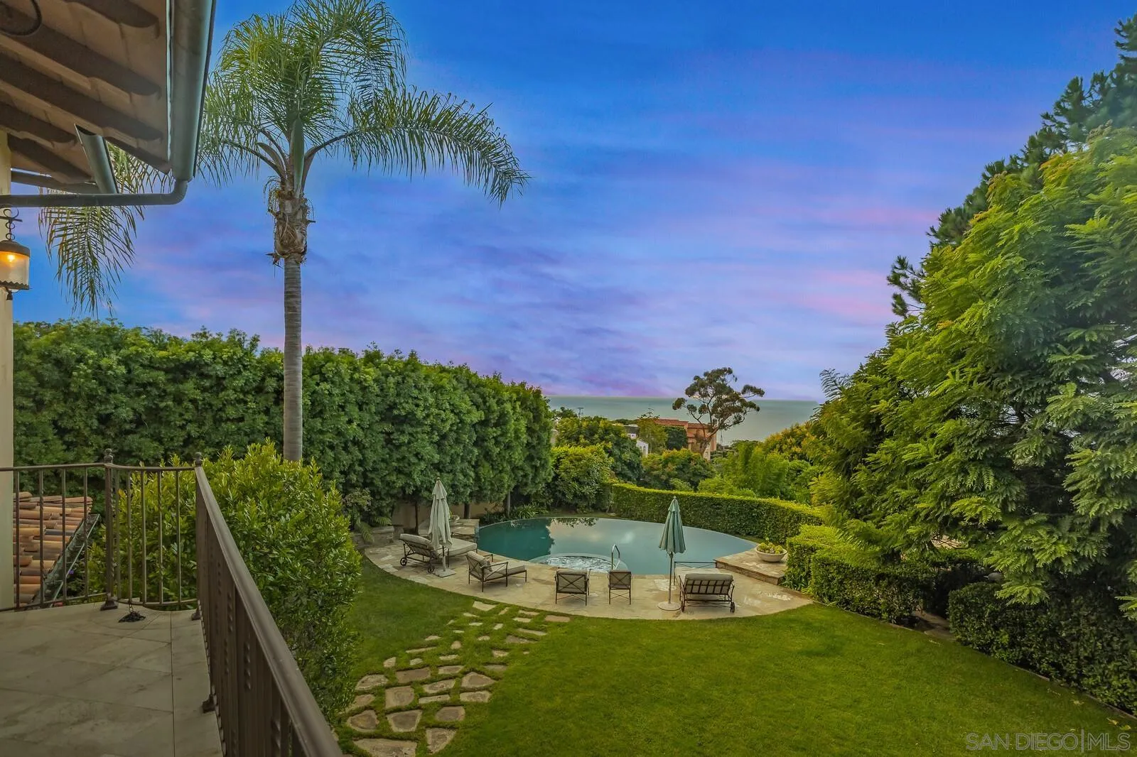 La Jolla, California 92037, United States, 6 Bedrooms Bedrooms, ,8 BathroomsBathrooms,Residential,Pending,5404