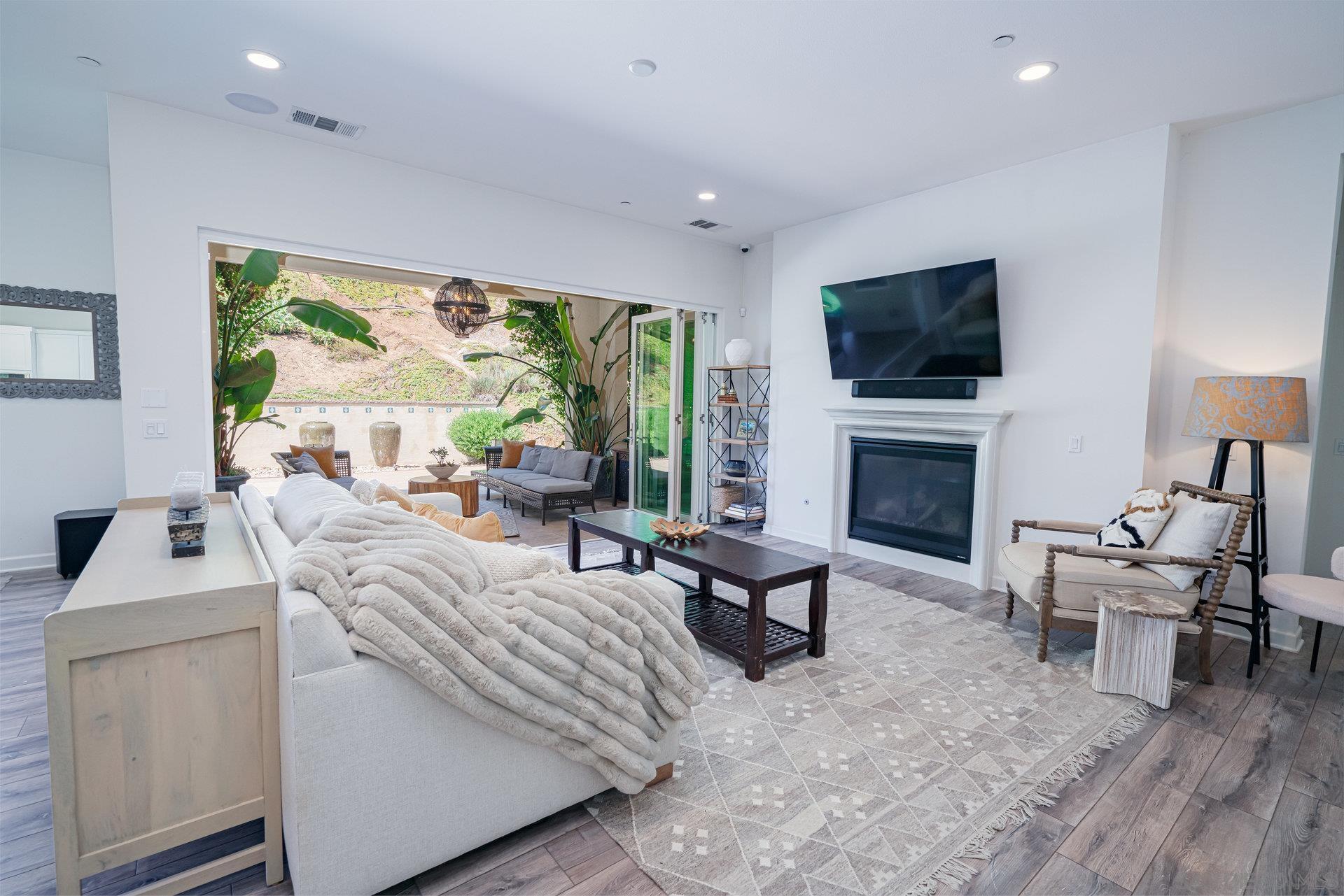 1157 Witherby Ln