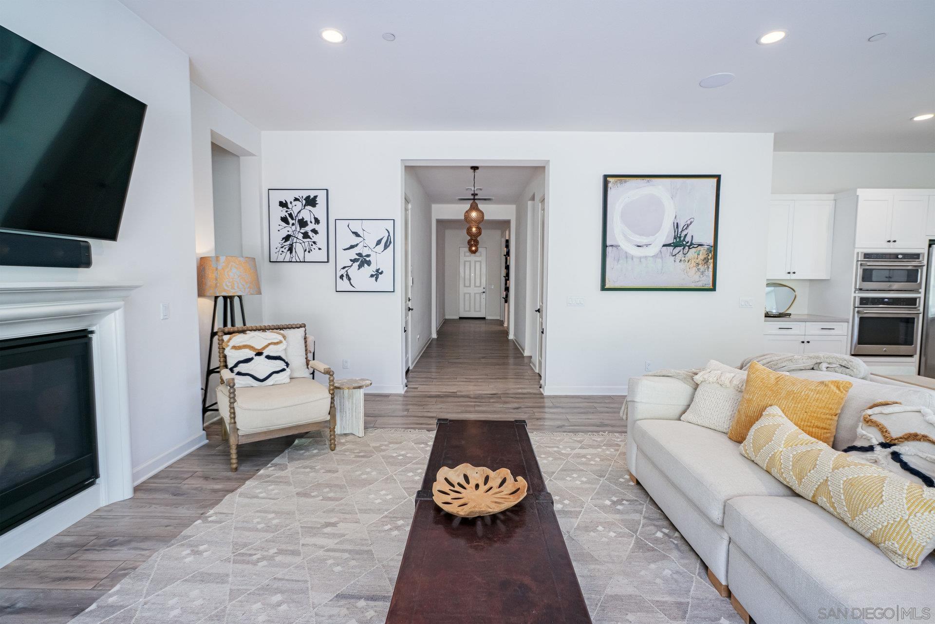 1157 Witherby Ln