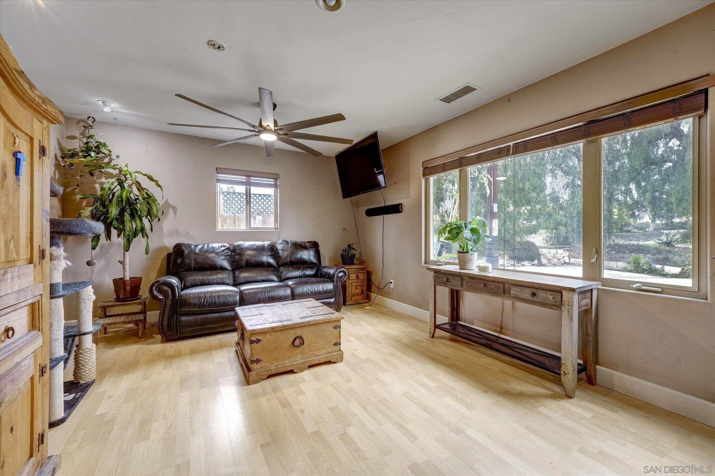 2603 Figueroa