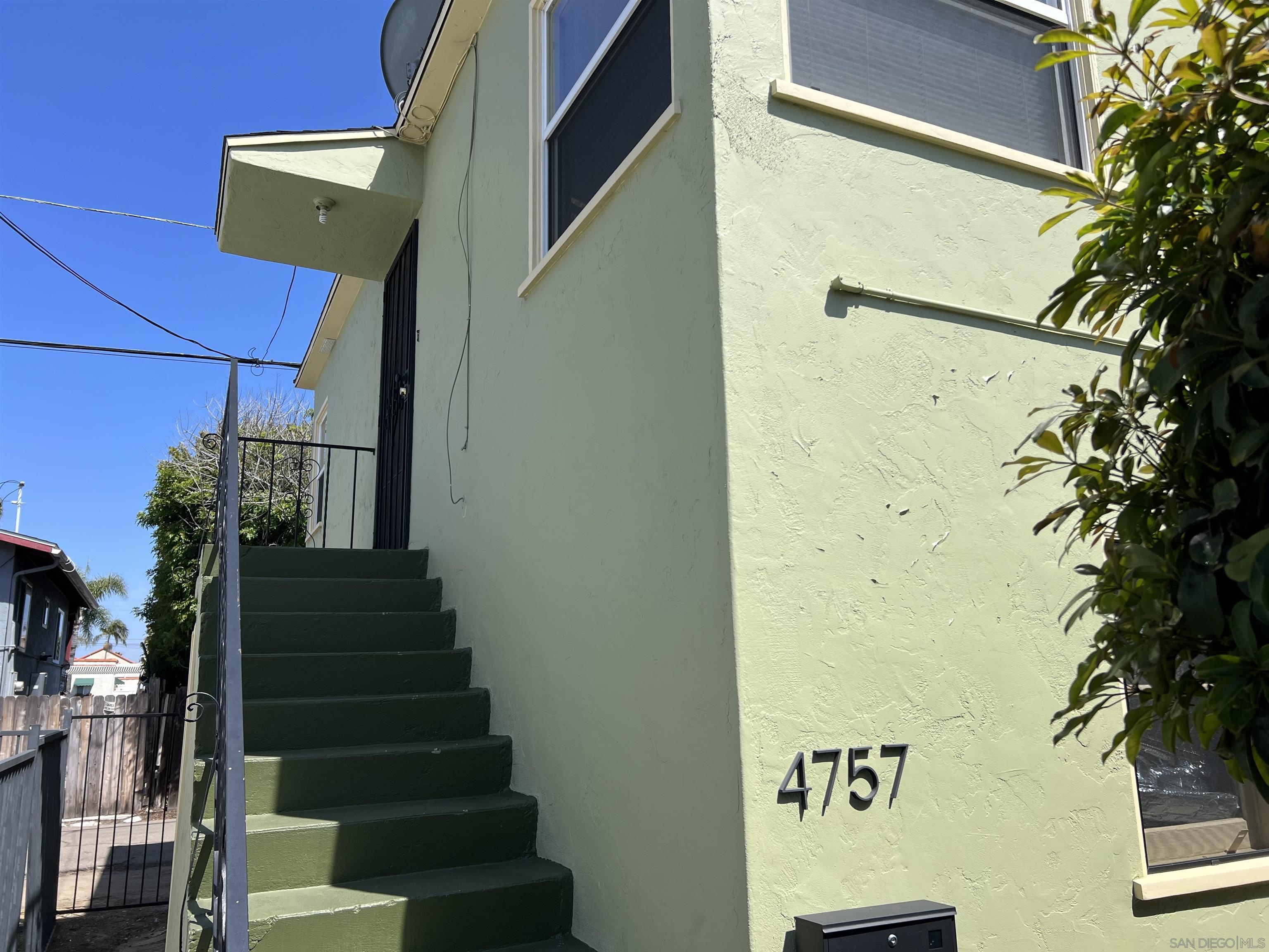 4755-4757 Terrace Drive