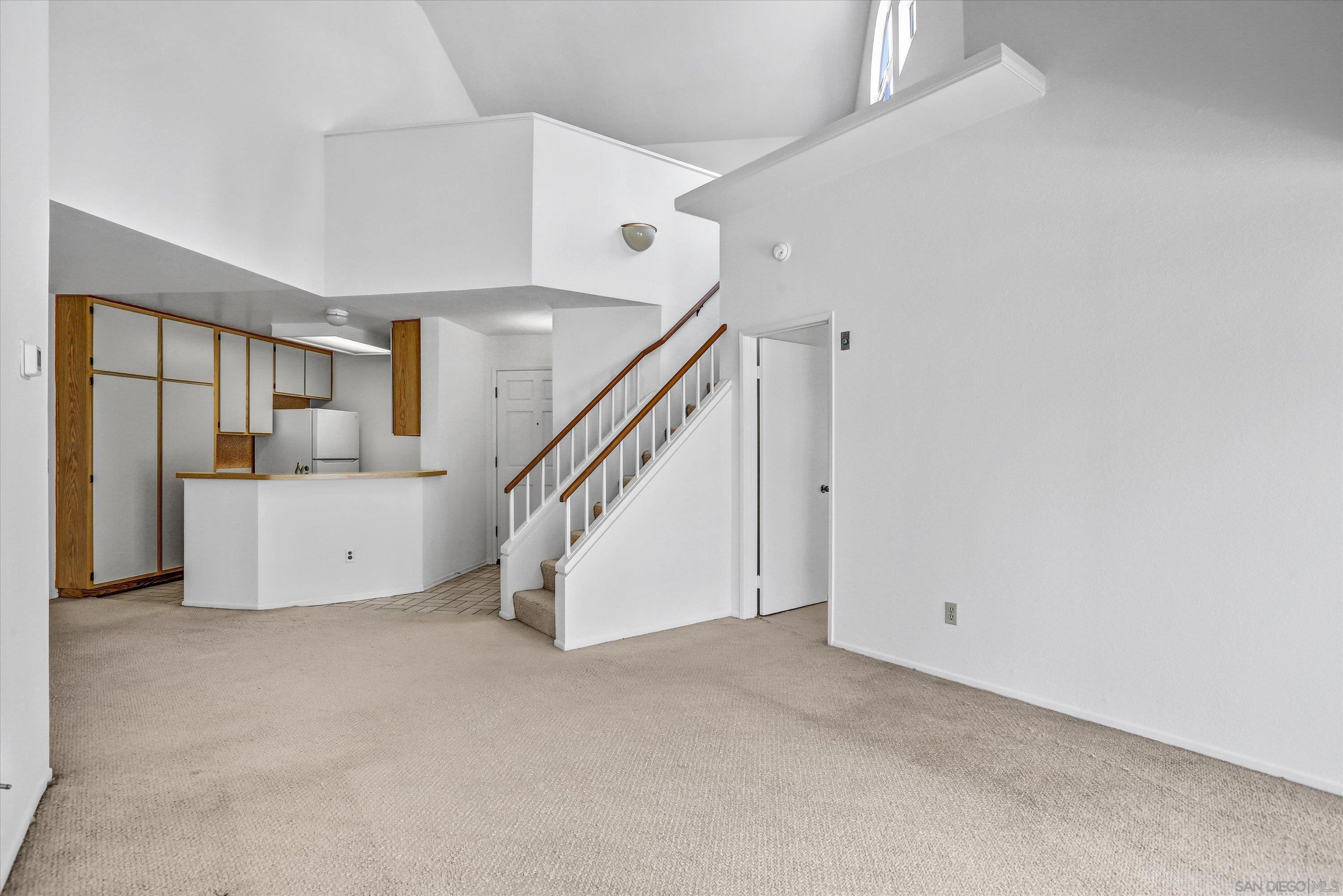 7283 Camino Degrazia 15