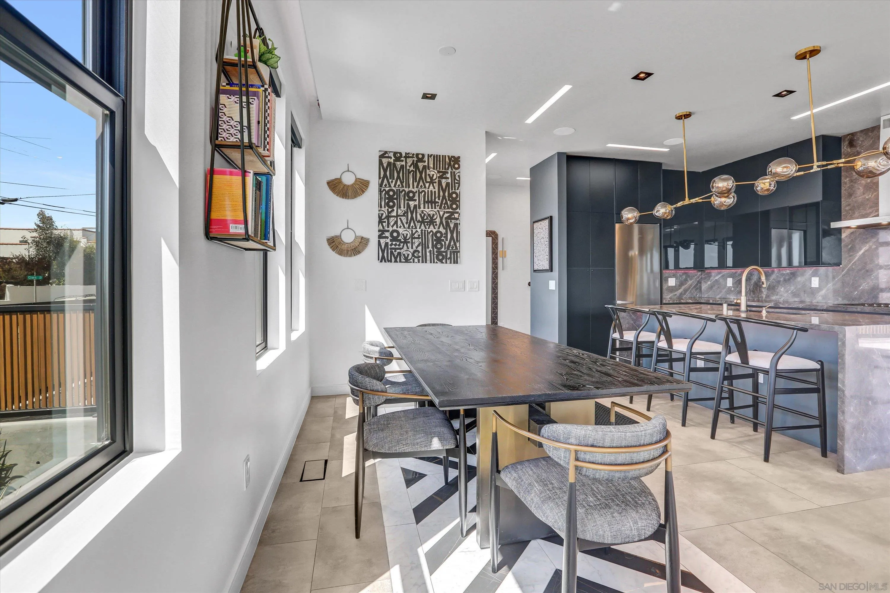 San Diego, California 92110, United States, 3 Bedrooms Bedrooms, ,4 BathroomsBathrooms,Residential,Active,91923