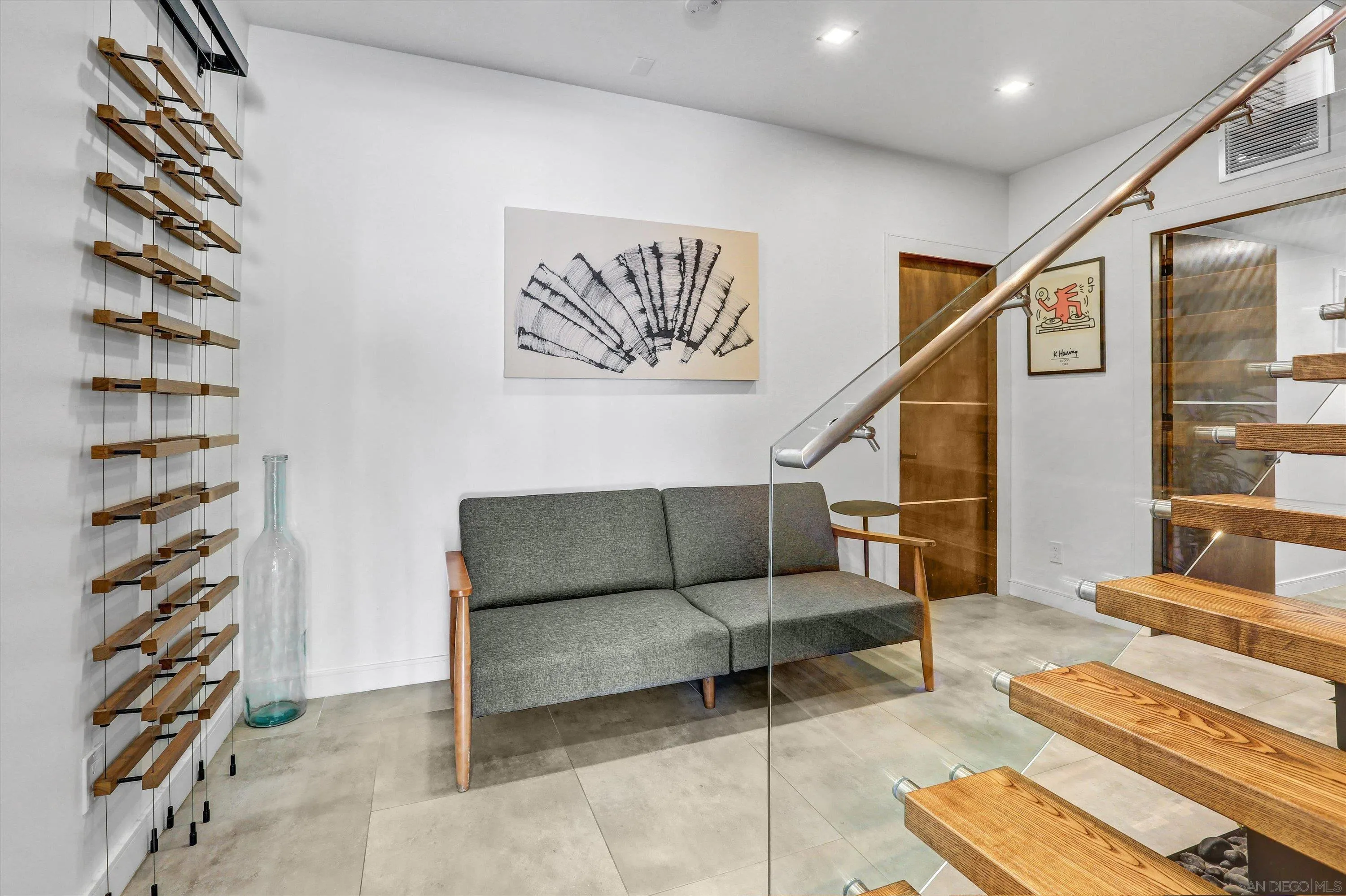 San Diego, California 92110, United States, 3 Bedrooms Bedrooms, ,4 BathroomsBathrooms,Residential,Active,91923