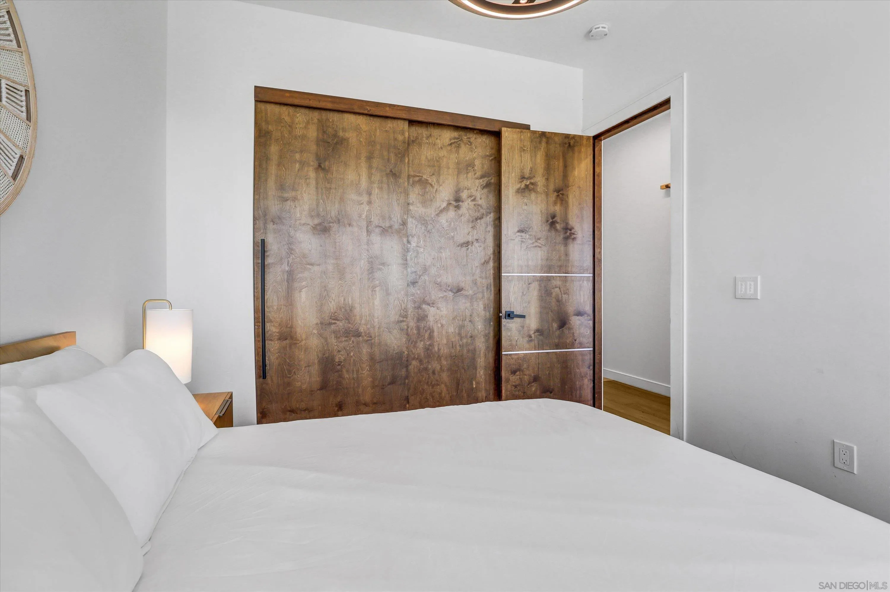 San Diego, California 92110, United States, 3 Bedrooms Bedrooms, ,4 BathroomsBathrooms,Residential,Active,91923